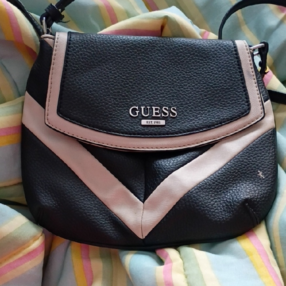 GUESS Black and Cream Chevron Crossbody Bag